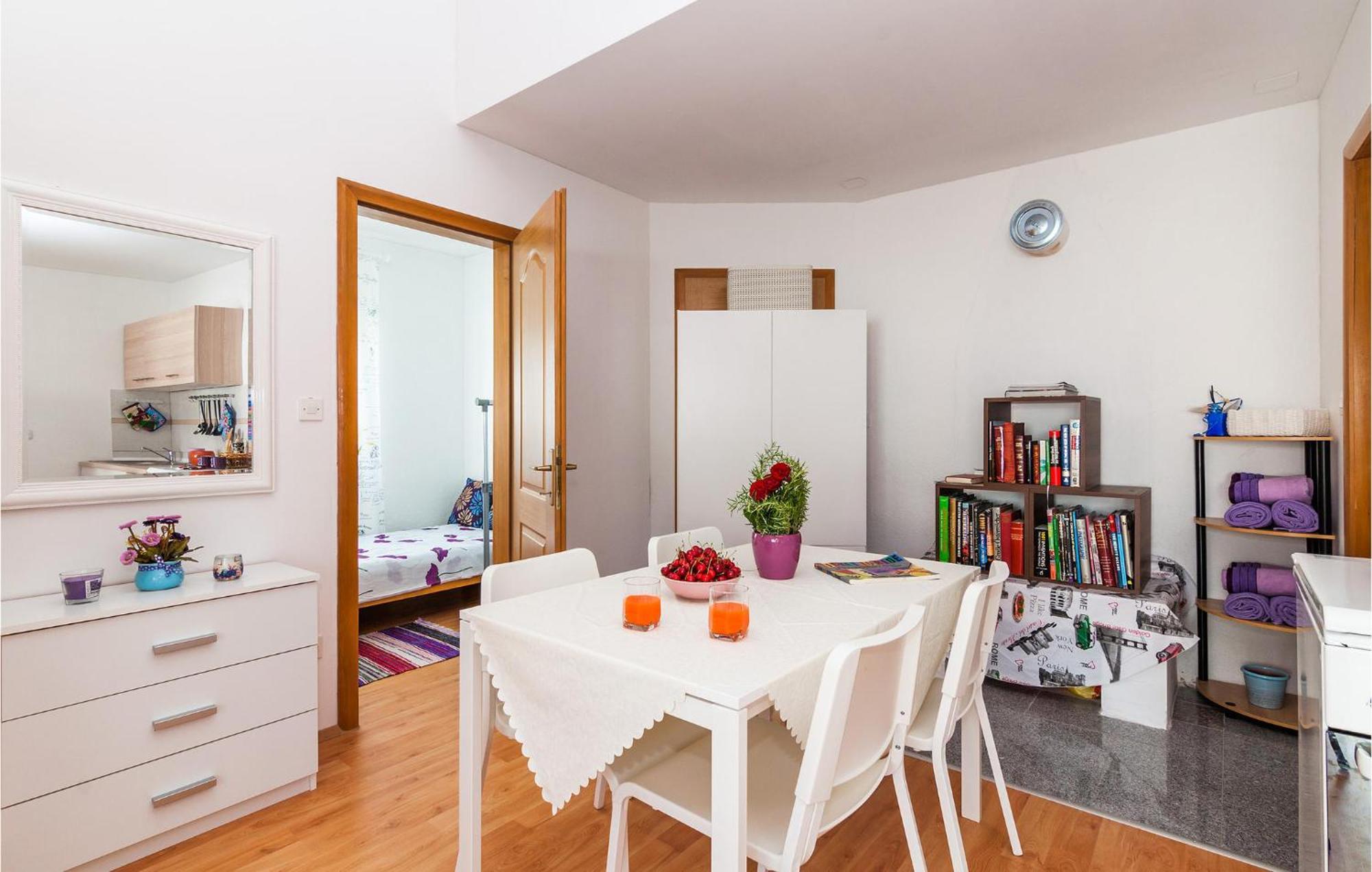 Nice Apartment In Vinjerac With Kitchen Εξωτερικό φωτογραφία