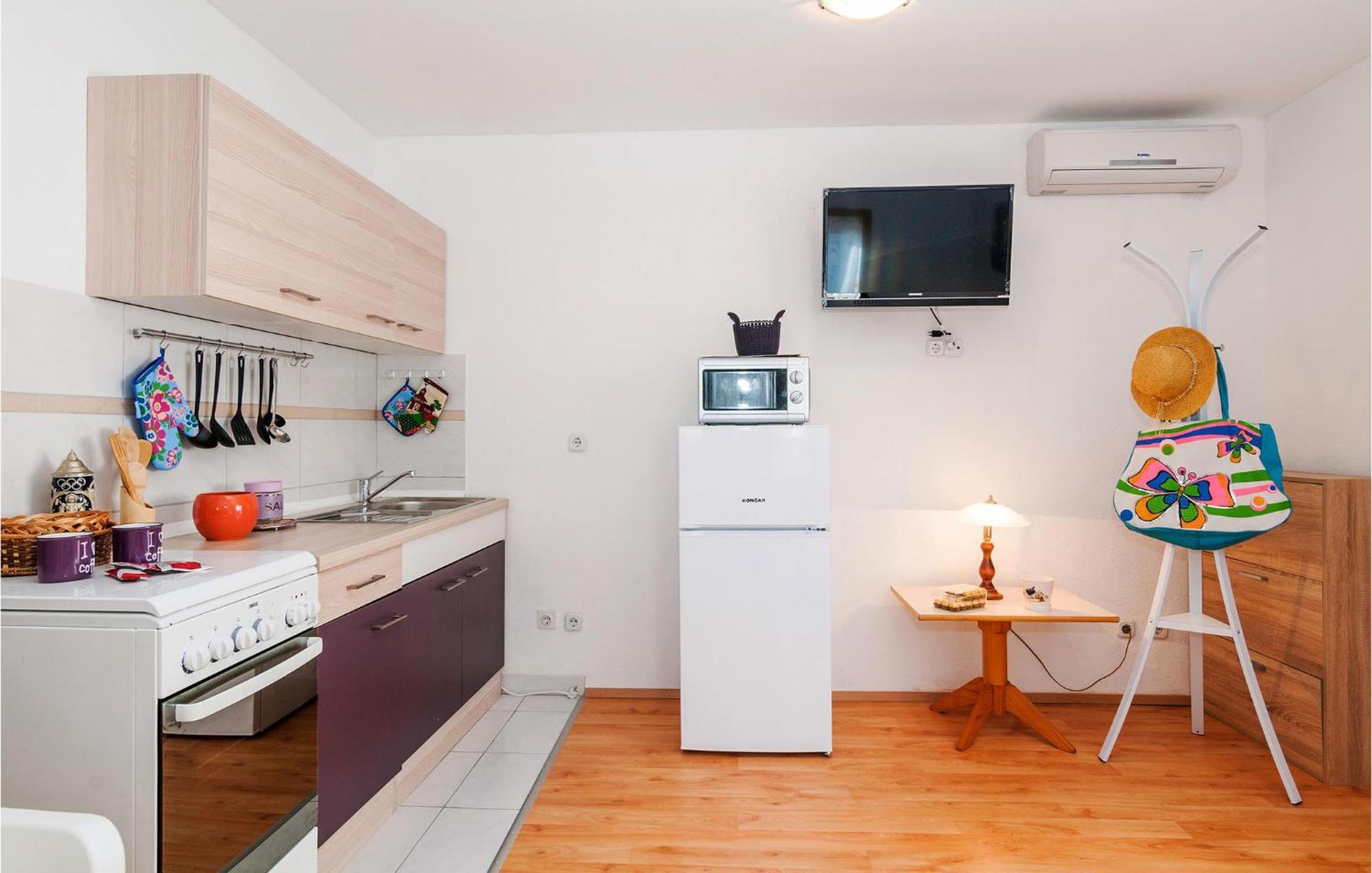 Nice Apartment In Vinjerac With Kitchen Εξωτερικό φωτογραφία